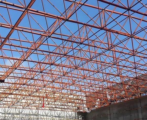 網(wǎng)架與鋼結(jié)構(gòu) 解析兩大建筑體系的差異與核心優(yōu)勢(shì)